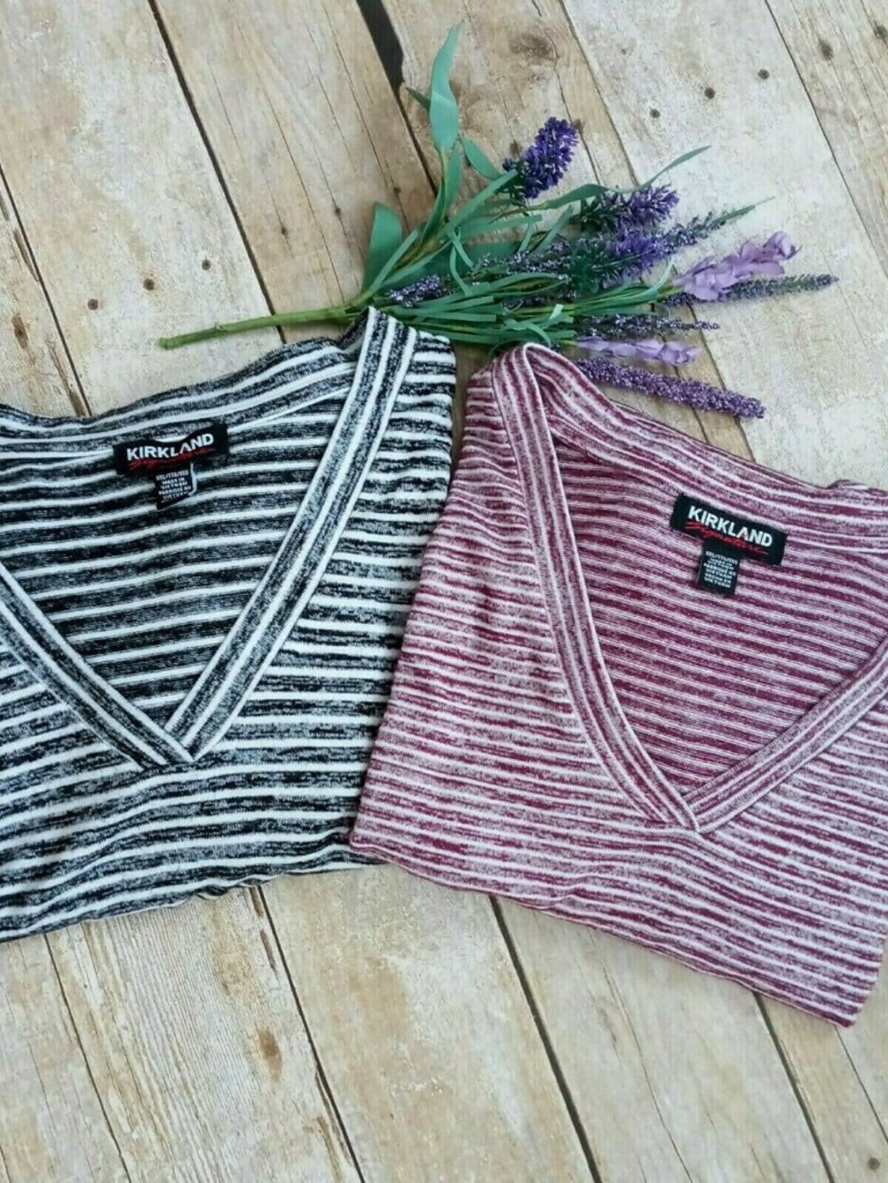 Kirkland Signature Set of 2 Striped V-Neck Stripe Sweaters XXL Cranberry Black